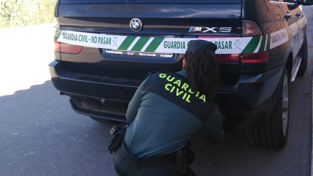 El vehículo en el que viajaban los dos jóvenes ha sido intervenido y precintado